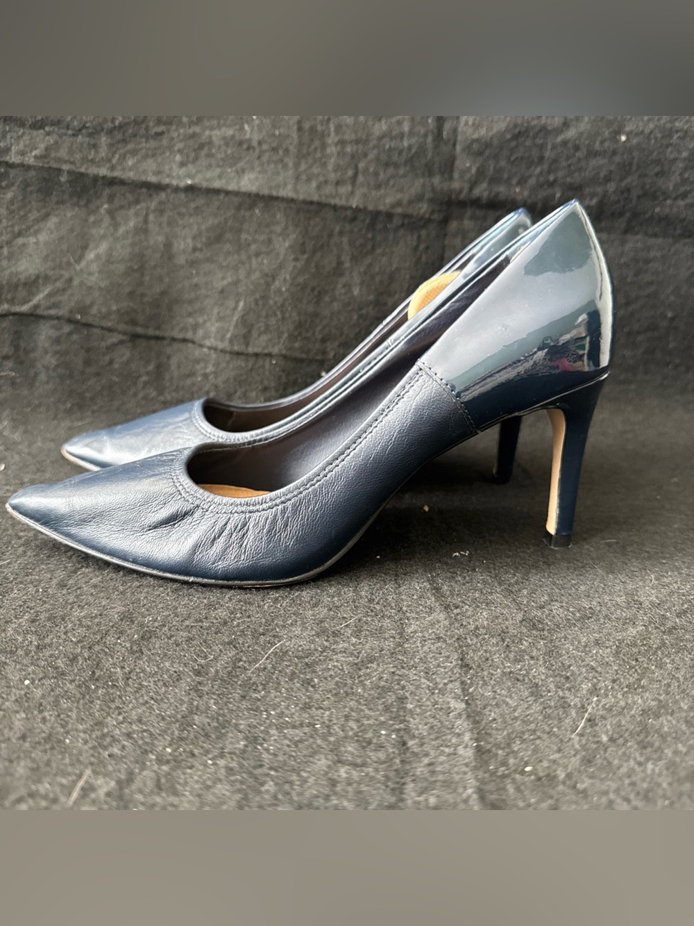 Tahari Peyton Navy Pumps Heels 7 Leather & Patent Colorblock Stiletto Point Toe - Picture 5 of 11